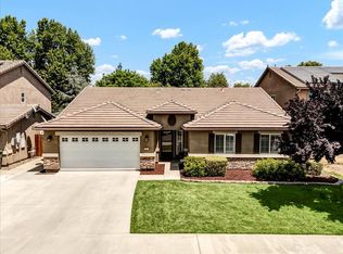3038 N Linda Vista Ct, Visalia, CA 93291