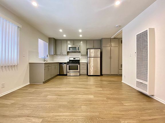 3rd image of 144 S Westmoreland Ave #219-2