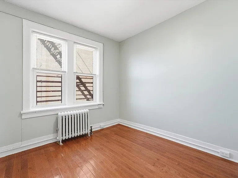 61 65th St #8 — Photo 3