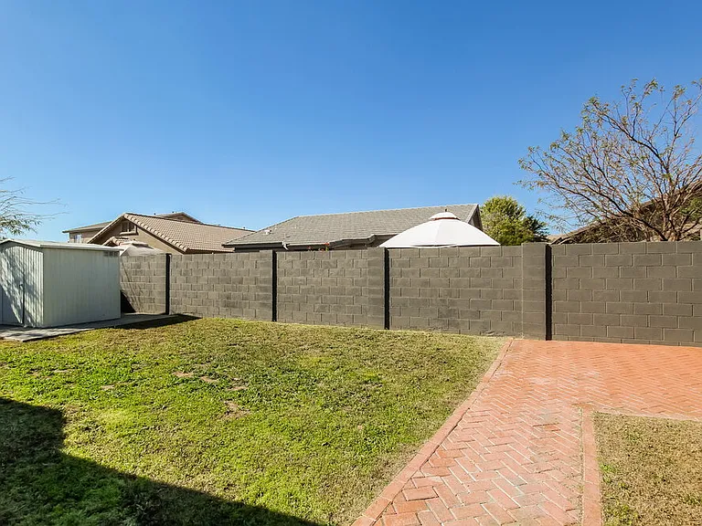 11702 W Jackson St — Photo 16