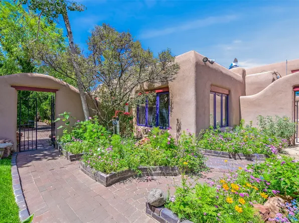 29 La Barbaria Rd, Santa Fe, NM 87505