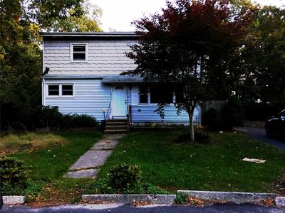 50 Probst Dr, Shirley, NY, 11967