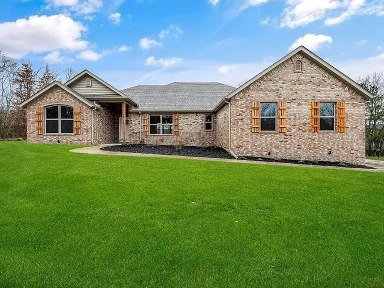 1 Pendeen Ln