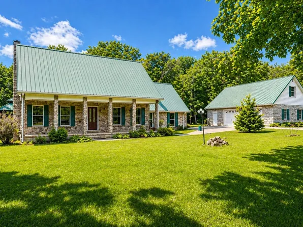 831 Defeated Creek Rd, Centerville, TN 37033