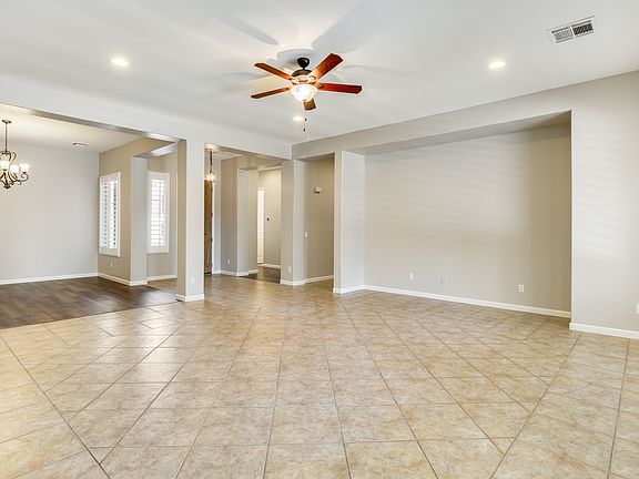 3rd image of 2813 E Lantana Dr