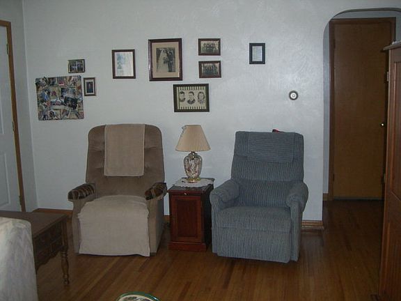 3rd image of 1499 Lascerne Cir S