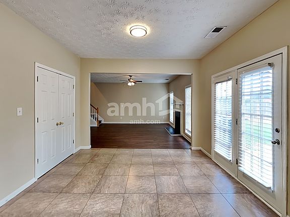 4th image of 240 Winthrop Ln