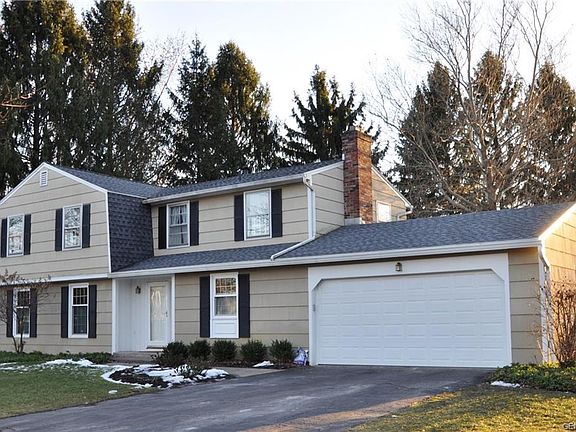 2nd image of 37 Carriage Ct