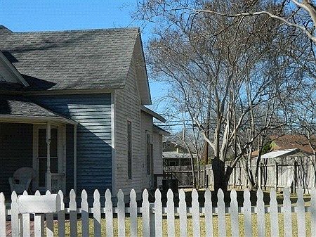 2nd image of 1818 S Elm St