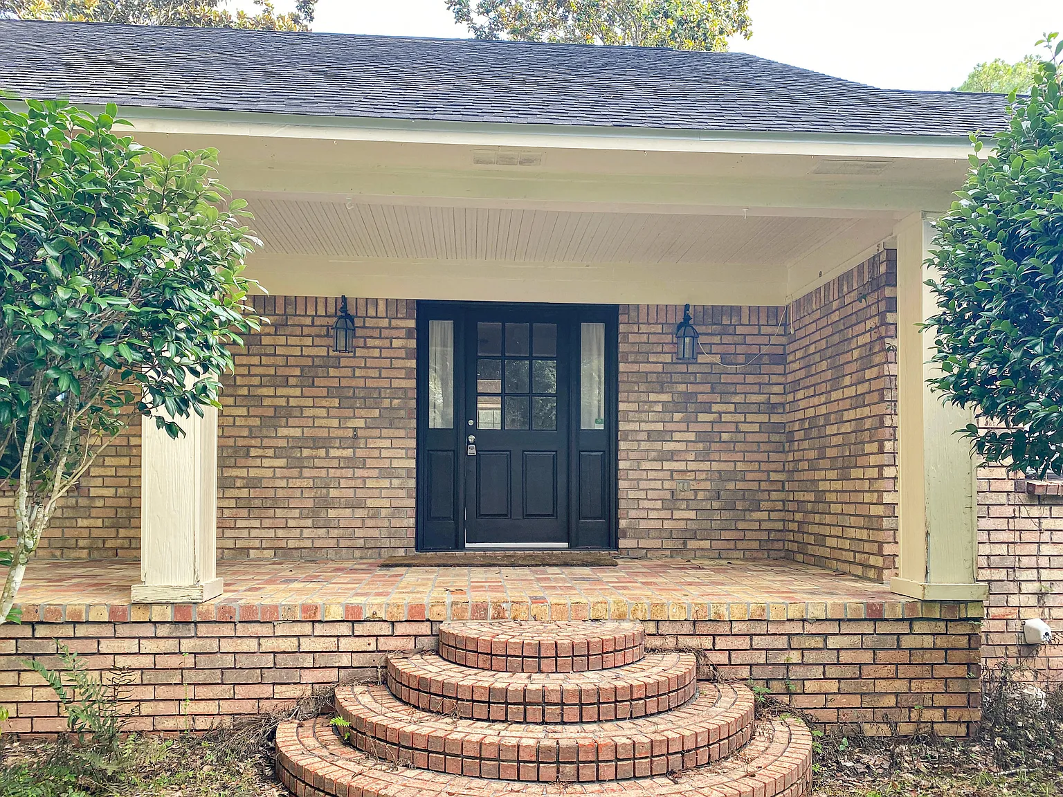 Available Now! 5 Bed / 2.5 Bath In Fairhope! — Photo 3