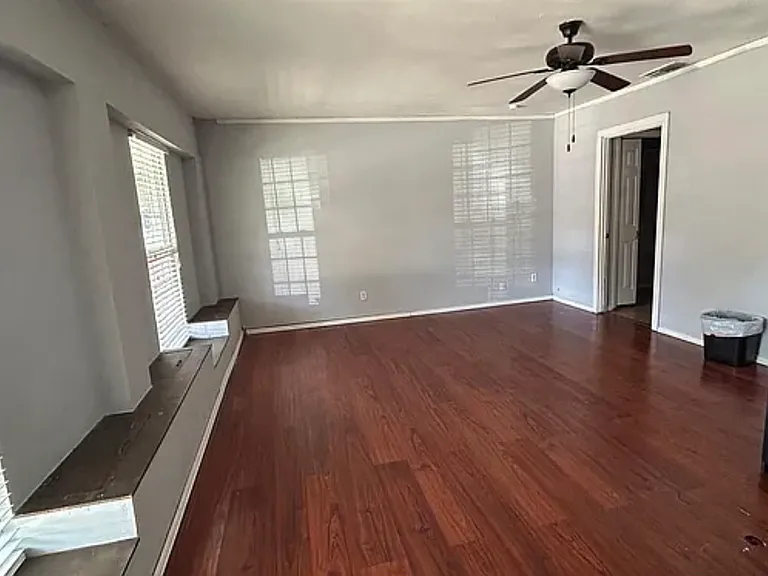 1112 Park Center Ct — Photo 9