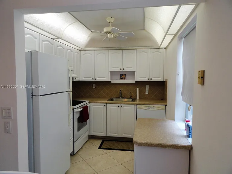 642 Normandy N #642 — Photo 1