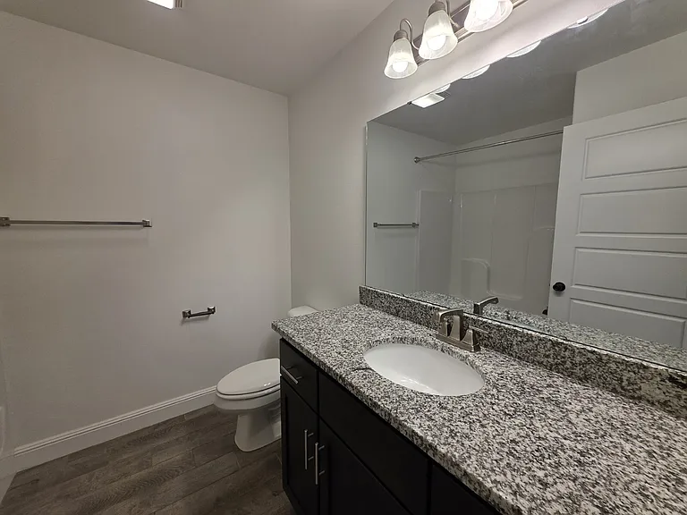 2405 Graham Ln — Photo 14