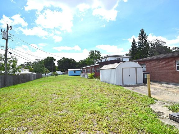 2nd image of 2110 Logan Dr