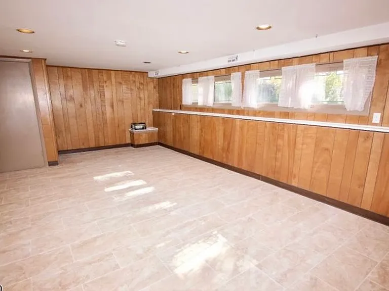1425 Boynton Ave — Photo 9