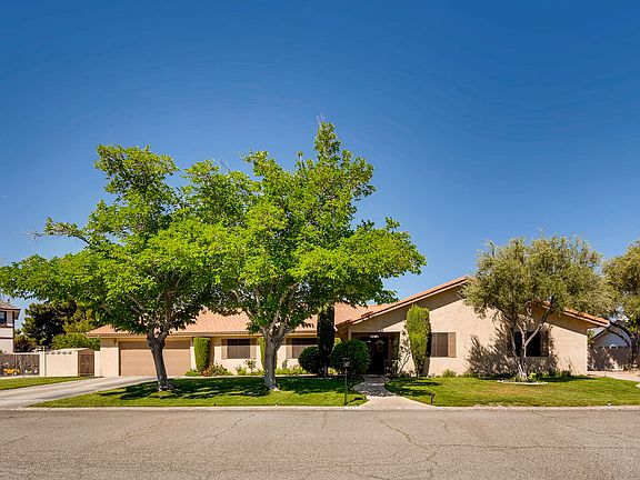 2nd image of 3233 S Torrey Pines Dr