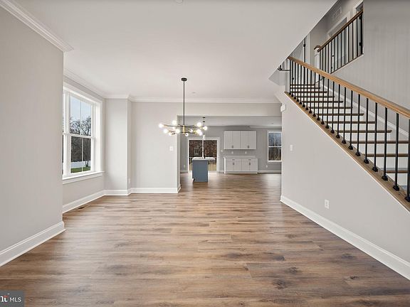 4th image of 9436 Ridgely Ave