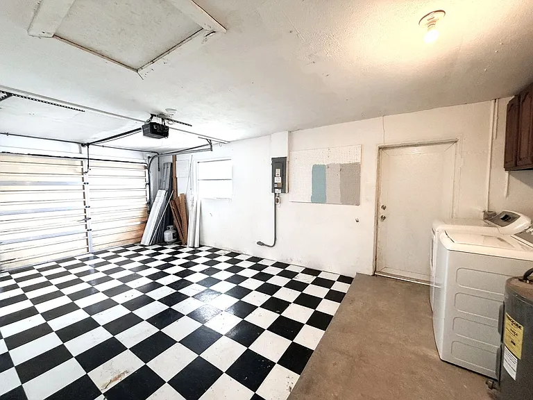 1637 S Mayfair Rd — Photo 29