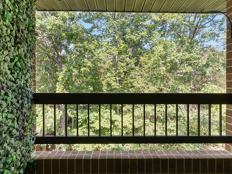 23240 Rosewood Ct #9 — Photo 16