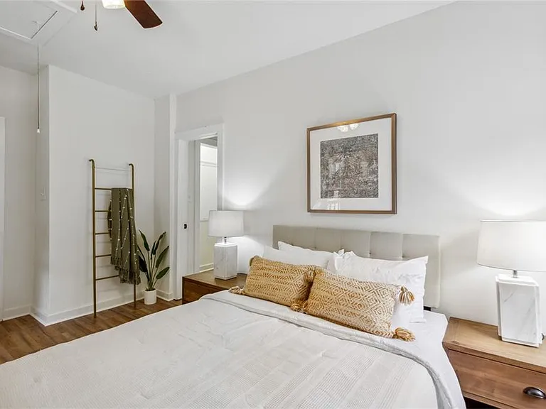 698 Garibaldi St SW — Photo 12