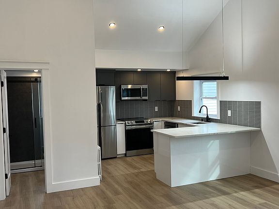5th image of 58 Caldwell St Floor 2