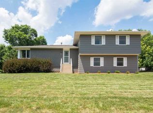 2 Brighton Grn, Iowa City, IA 52240