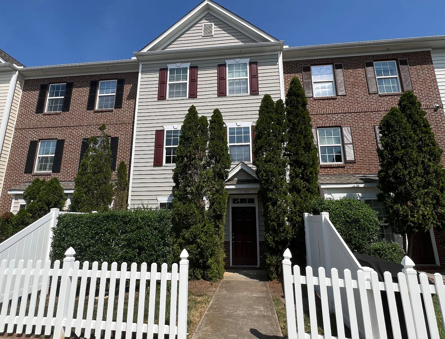 3 bed, 2.5 bath, 1750 sqft, $1,650 — Photo 1