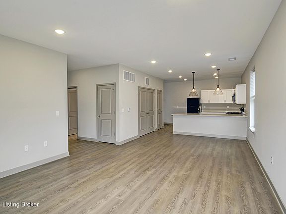 4th image of 11711 Longevity Ln