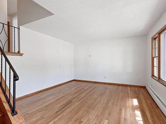 2nd image of 1310 Circle Terrace Blvd NE