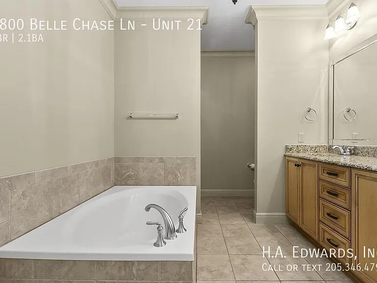 2800 Belle Chase Ln #21 — Photo 15