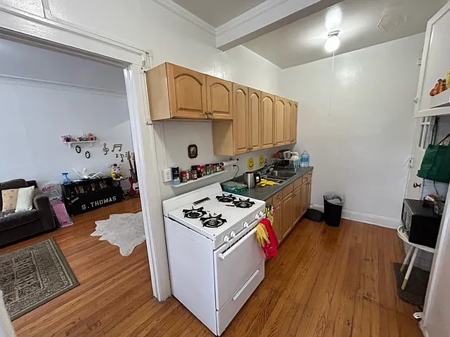 1154 W Lunt Ave #310 — Photo 4