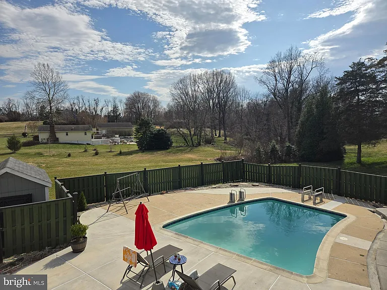 3300 Mount Airy Ct — Photo 24