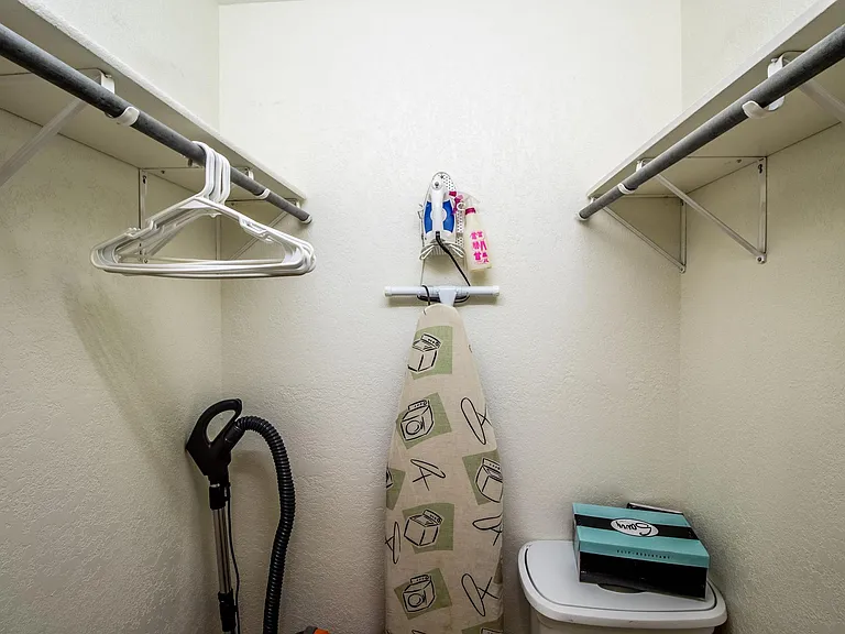 1005 E Navajo St — Photo 4