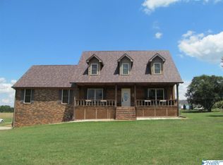 1645 Lane Switch Rd, Albertville, AL 35951