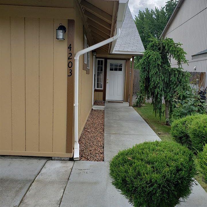 1st image of 4203 W John Day Pl