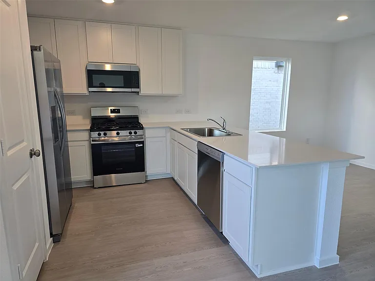 25446 Carnation Ct — Photo 8