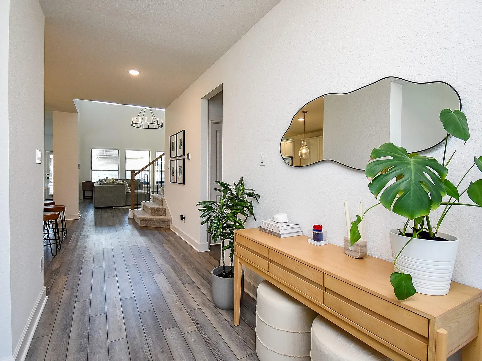 4 bed, 3.5 bath, 2865 sqft, $3,000 — Photo 3