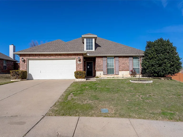 504 Connemara Ct — Photo 1