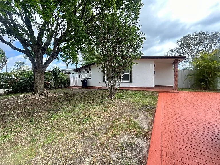 6001 SW 116th Ave — Photo 4