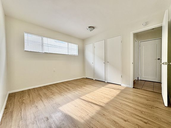 4th image of 1226 E 7th St APT 11