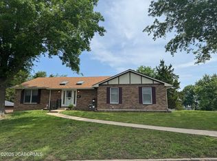 2200 W Edgewood Dr, Jefferson City, MO 65109