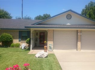 913 Rosedale Dr, Hewitt, TX 76643