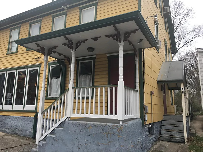 320 W Stephen St #A — Photo 9