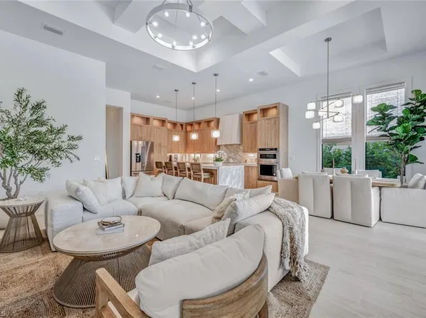 681 93rd AVE N, NAPLES, FL 34108