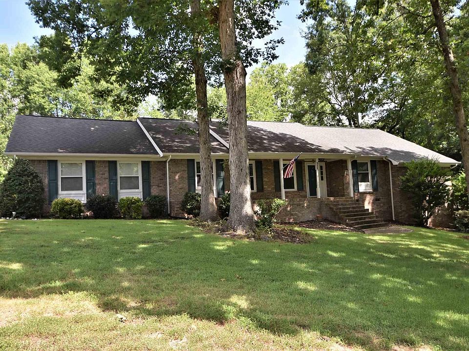 1st image of 1307 Country Squire Dr