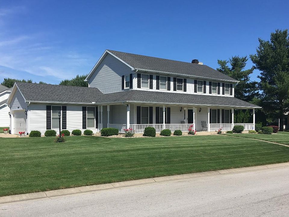 Beautiful curb appeal!