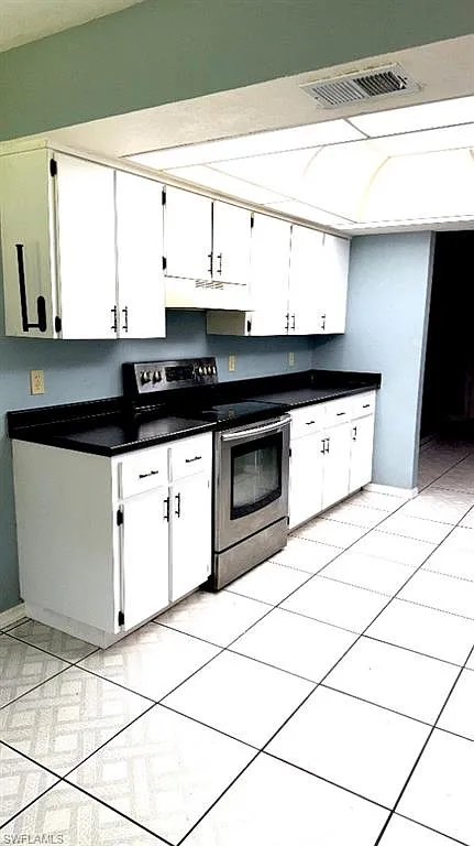 3 bed, 2.0 bath, 1571 sqft, $1,800 — Photo 4