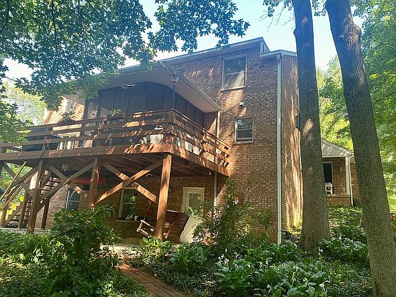 2nd image of 2742 E Buttonwood Ln