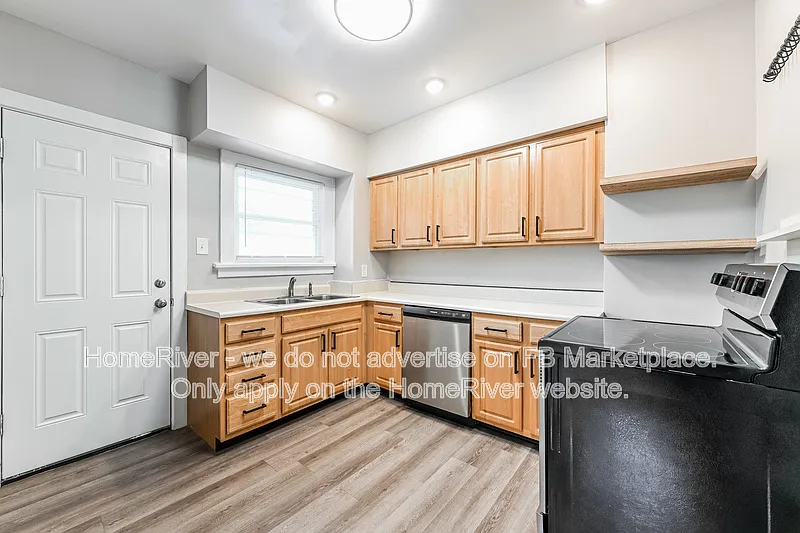 Perry North — Photo 2