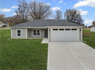 703 W Lexington St, Richmond, MO 64085